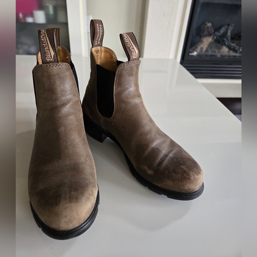 Gorgeous Blundstone 1672 Women's Series - Rare Antique Taupe 8.5 US/5.5 AUS